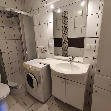 Kawalerka W Centrum Gdyni アパート