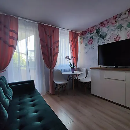 Kawalerka W Centrum Gdyni アパート